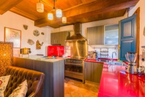 Cocina, Casa Adoración